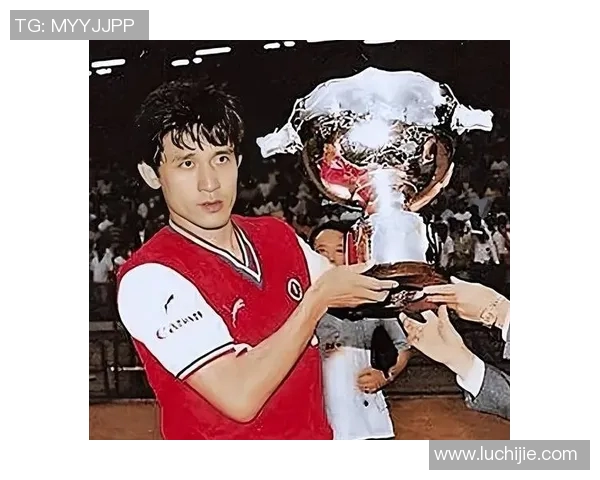 成龙粉丝中的足球明星有哪些他们的共同点与故事揭秘