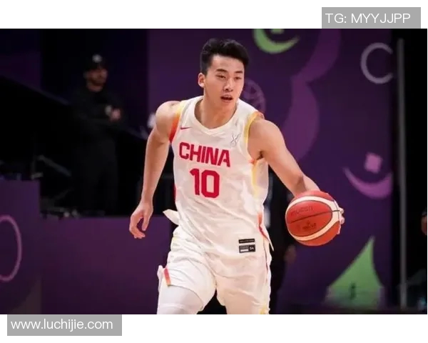 李慕豪的篮球之路:从青涩少年到CBA明星的成长历程与奋斗故事 李慕豪的篮球之路:从青涩少年到CBA明星的成长历程与奋斗故事